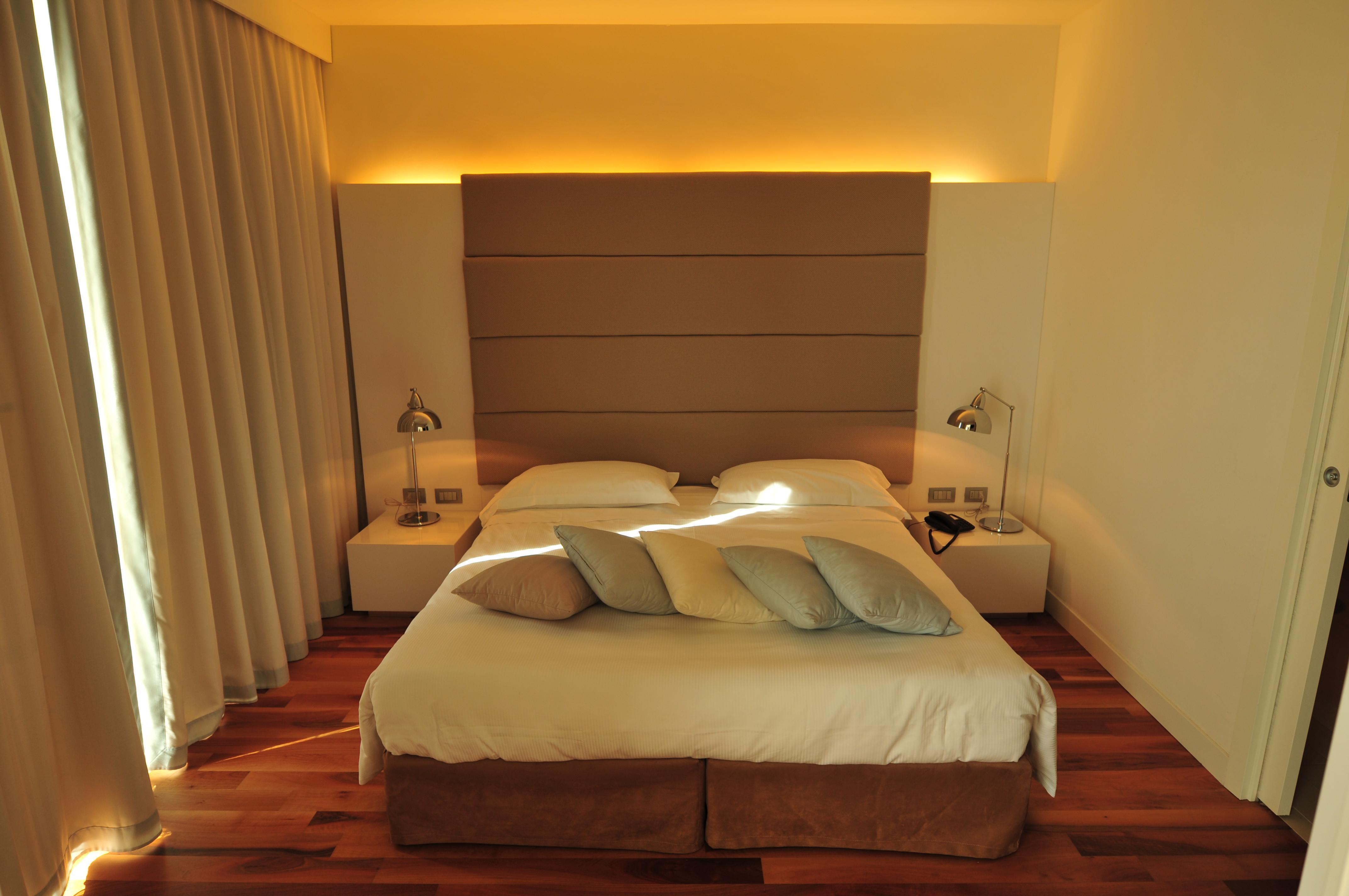 Hotel Pisa Tower Plaza Esterno foto A bedroom