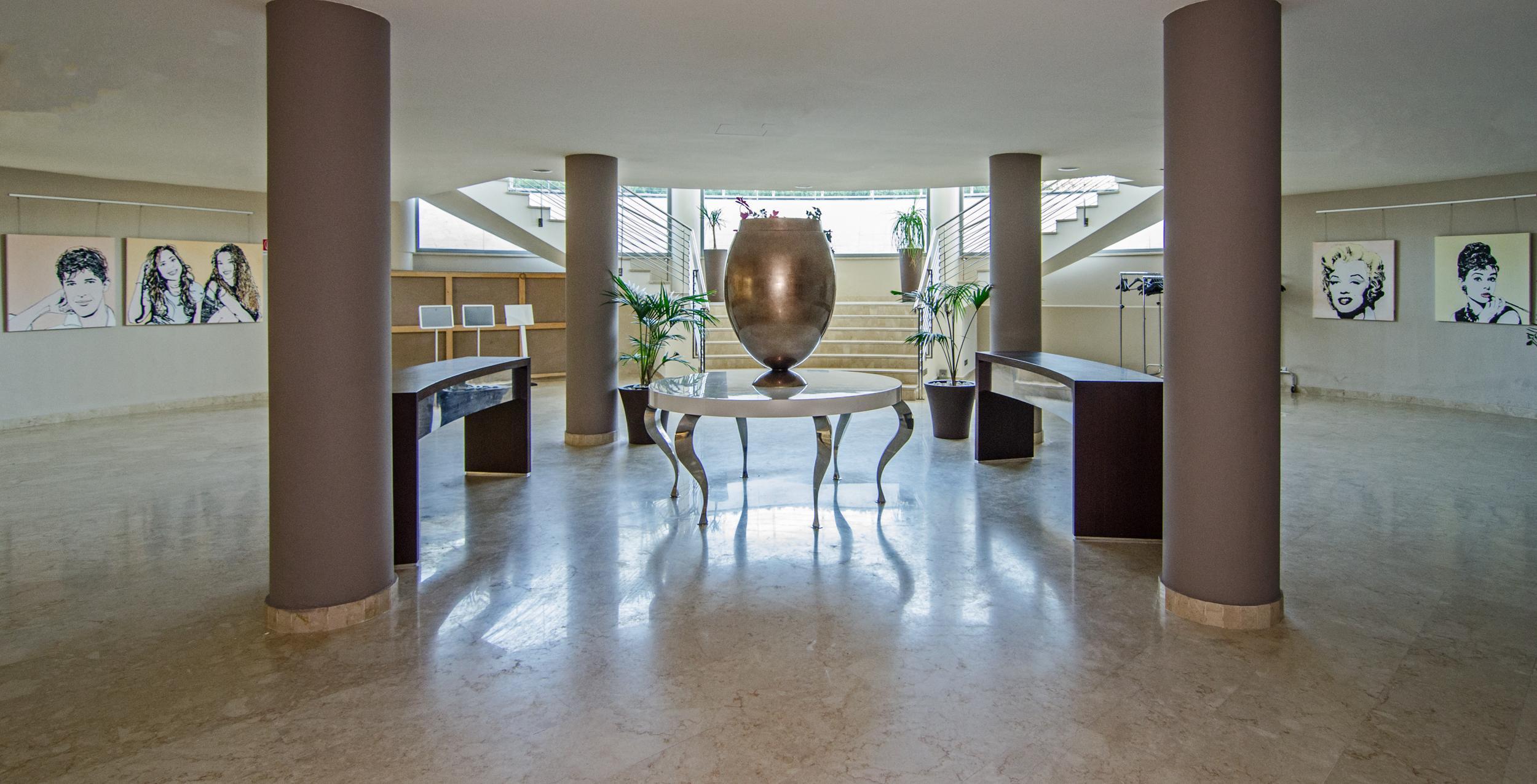 Hotel Pisa Tower Plaza Esterno foto Interior of the hotel