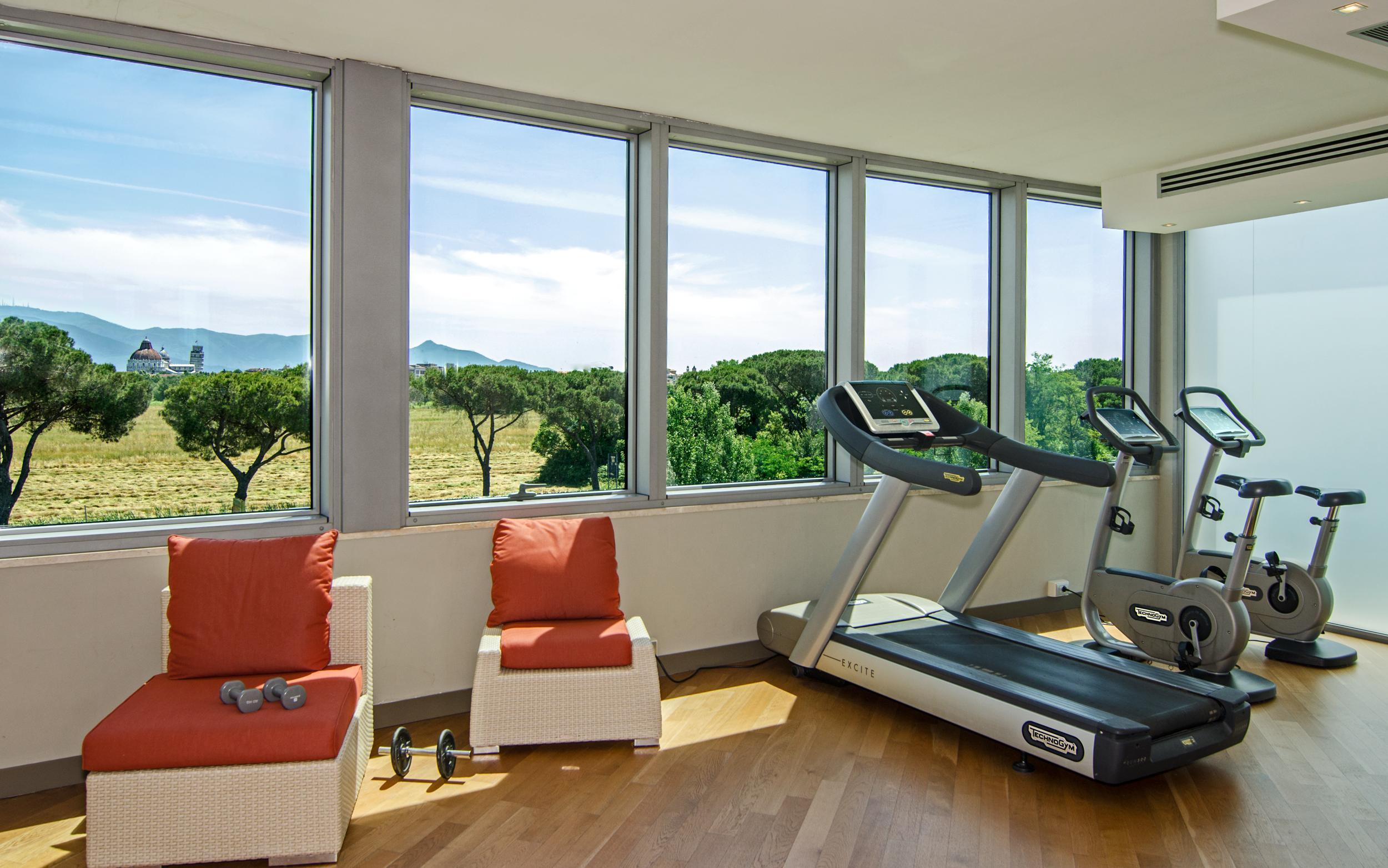 Hotel Pisa Tower Plaza Esterno foto The gym at the hotel