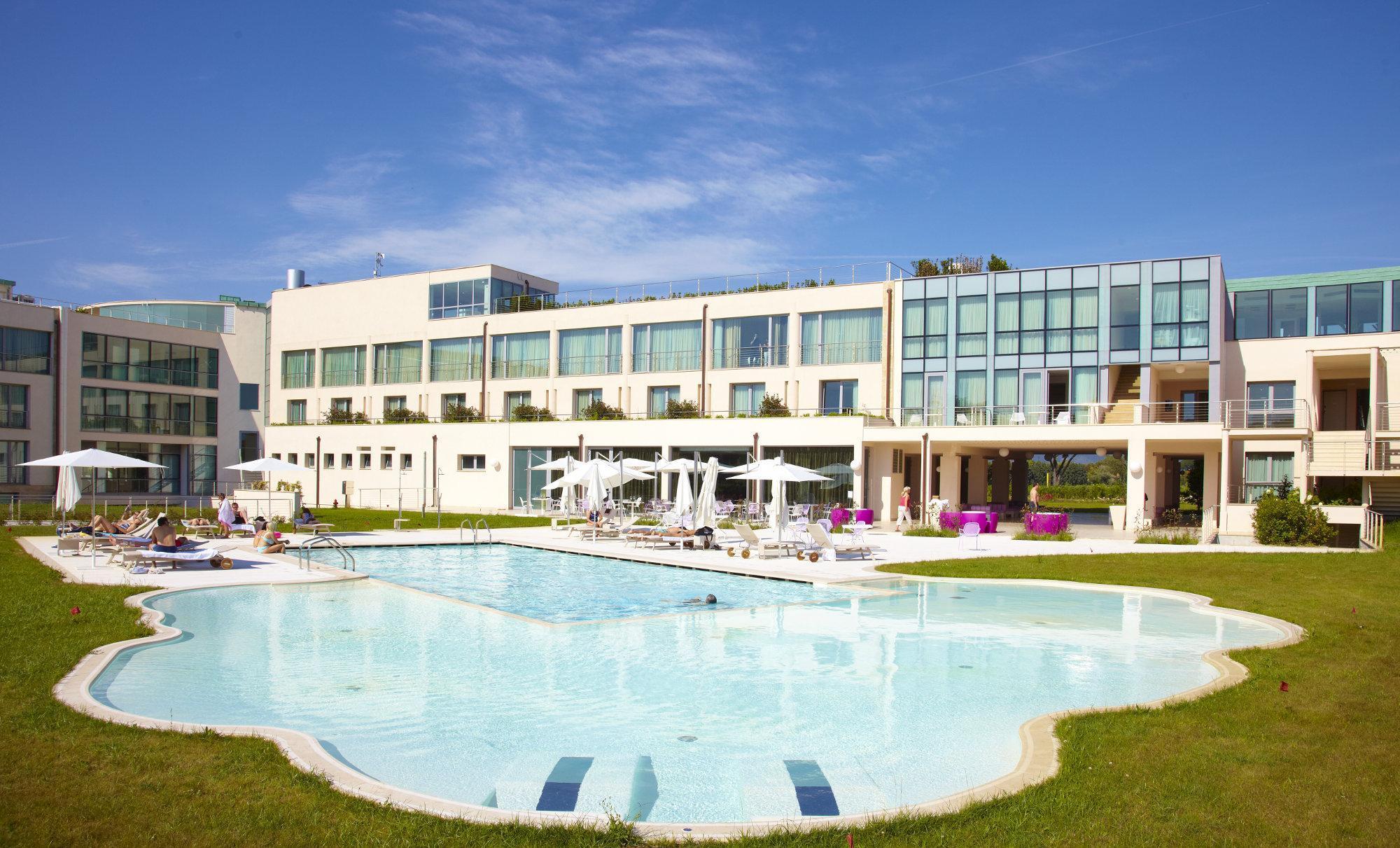 Hotel Pisa Tower Plaza Esterno foto The hotel