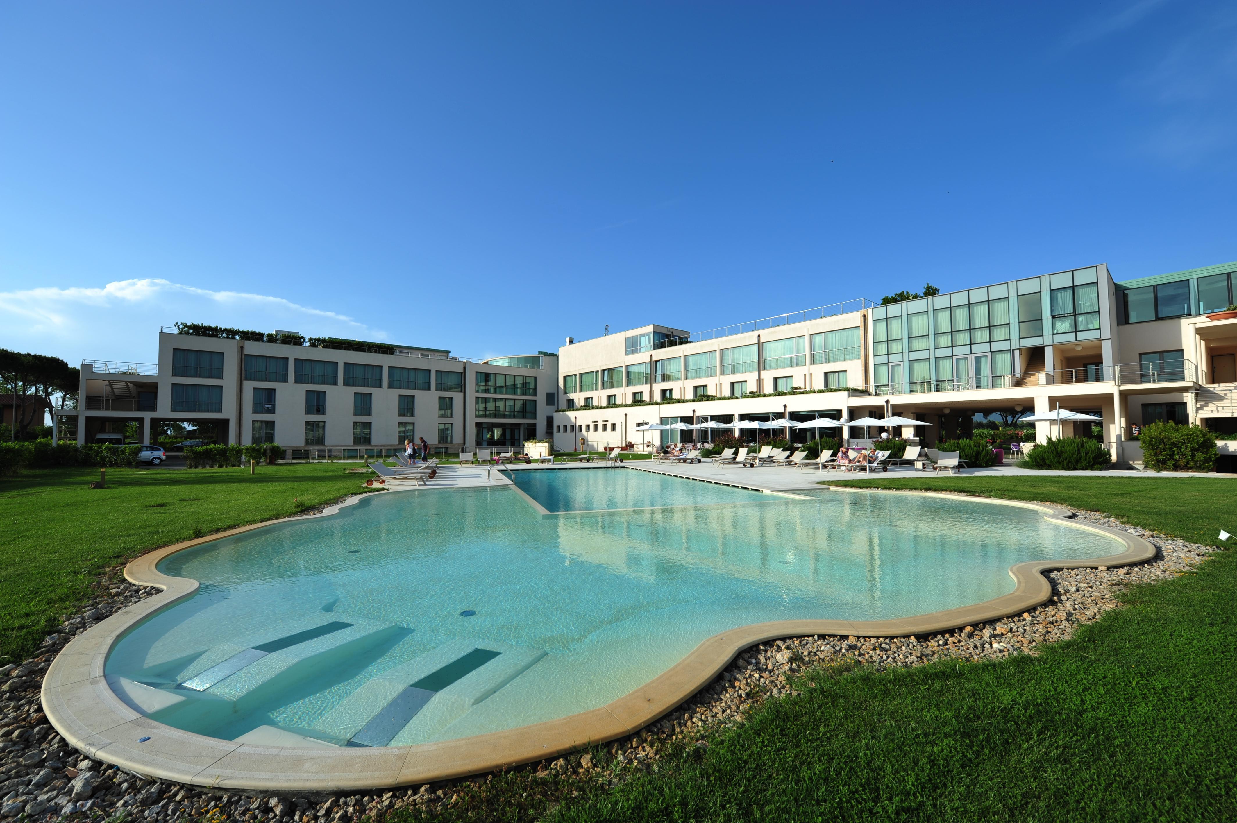 Hotel Pisa Tower Plaza Esterno foto The hotel